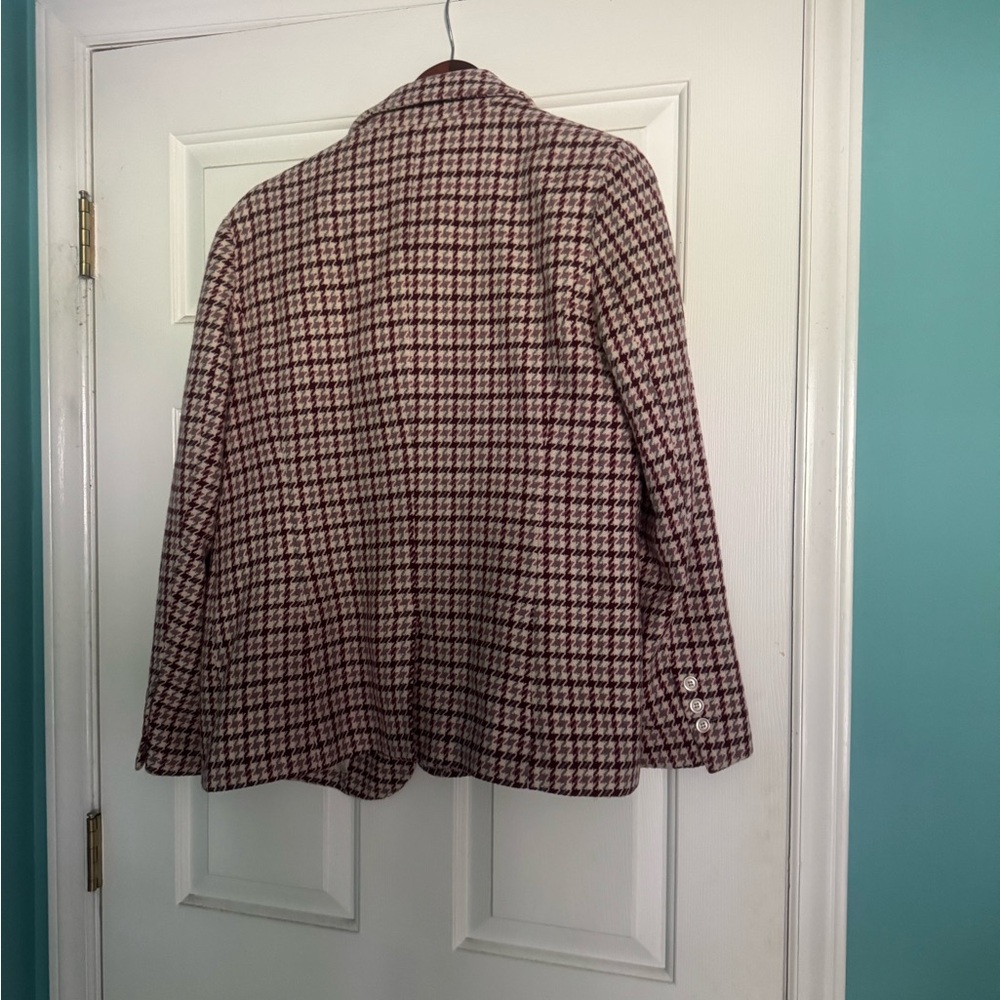 Chadwicks Women’s Houndstooth Skirt Suit.  Wool blend, Fall Colors - Picture 5 of 12